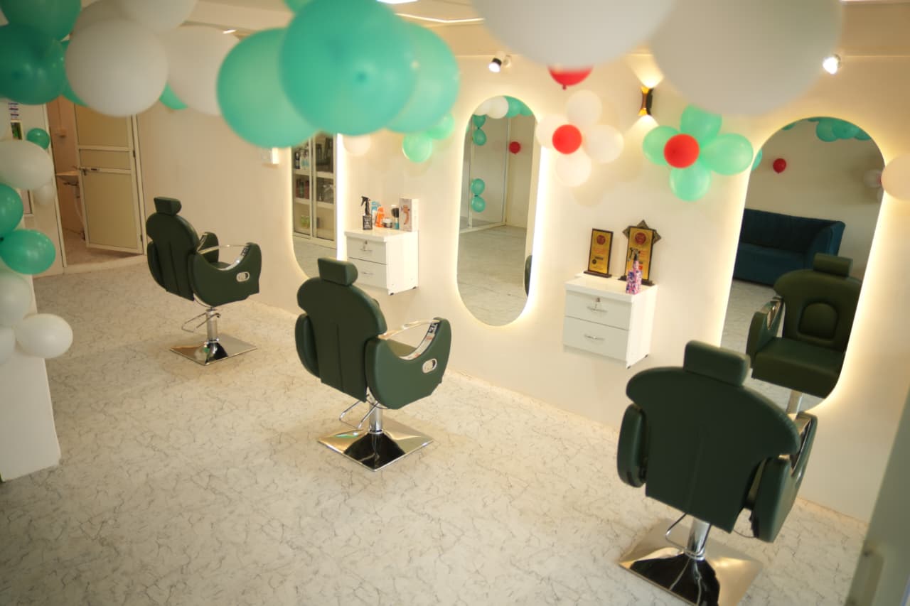 Luxury Emerald Shampoo Recline Station